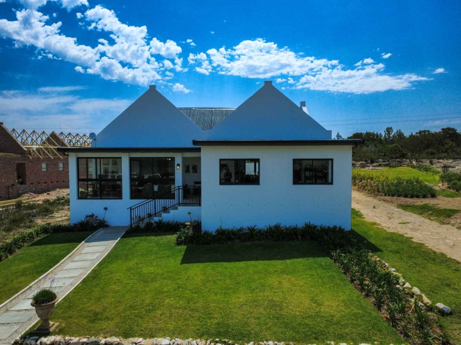2 Bedroom Property for Sale in Stilbaai Oos Western Cape